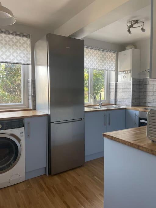 Stylish & Spacious 2 Storey, 3 Bed Apartment Gravesend Eksteriør bilde