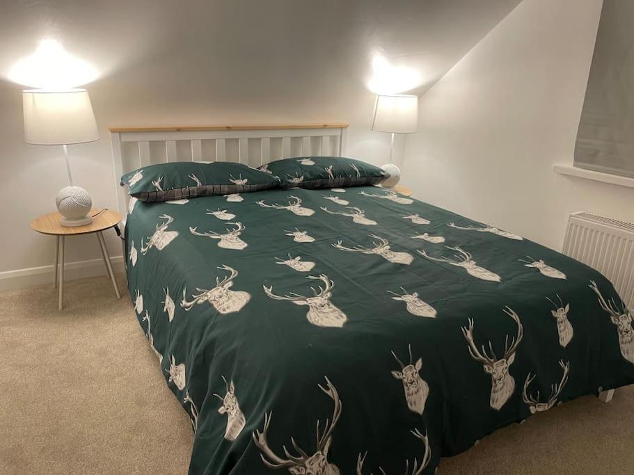 Stylish & Spacious 2 Storey, 3 Bed Apartment Gravesend Eksteriør bilde