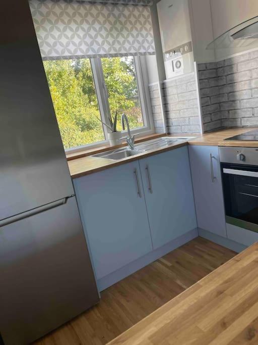 Stylish & Spacious 2 Storey, 3 Bed Apartment Gravesend Eksteriør bilde